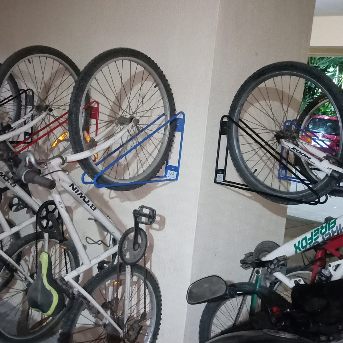 Wall Mount Bike Rack - Pack of 02